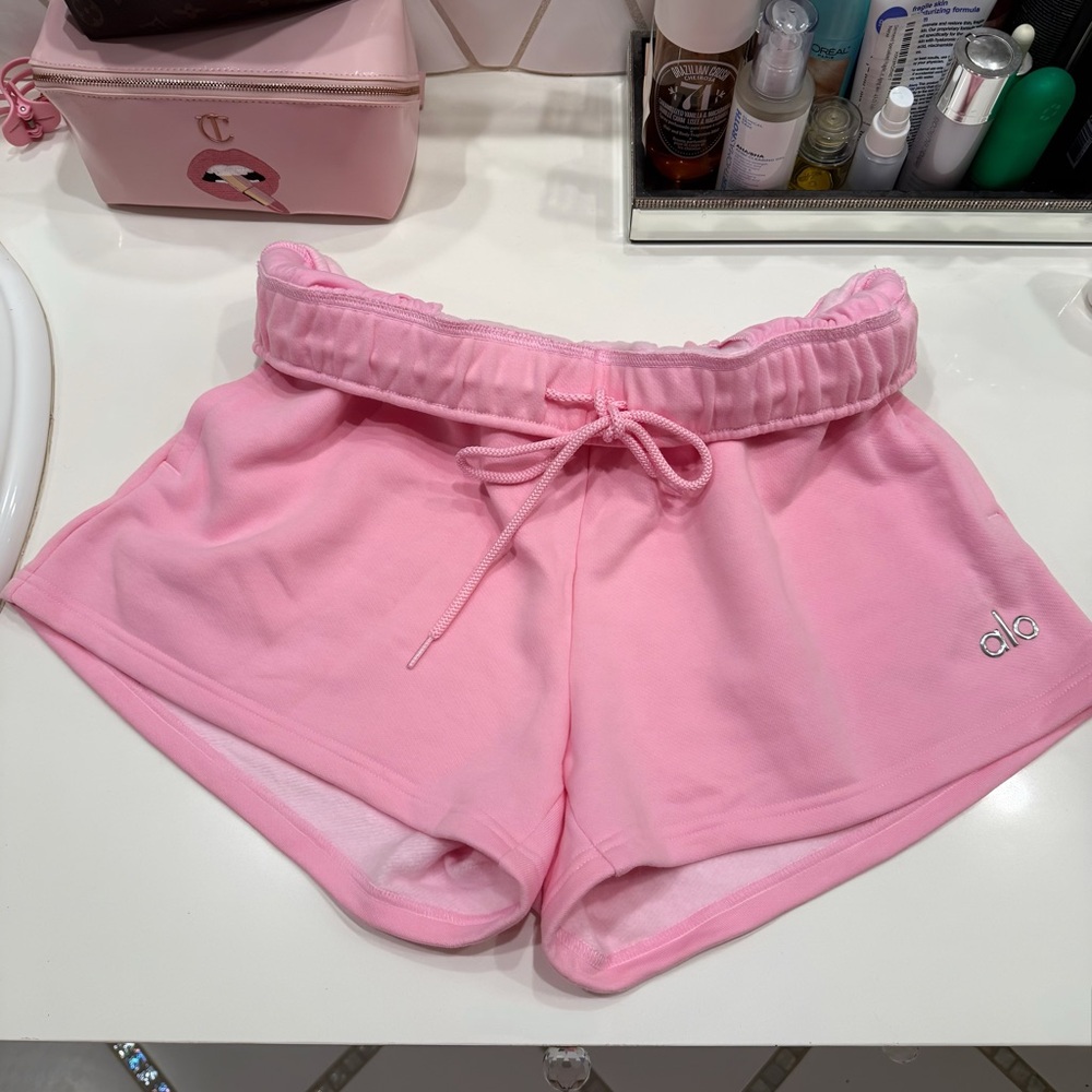 Super Rare 💗✨ Sweet Pink ALO Shorts (New w/o Tags) size M - Picture 2 of 6